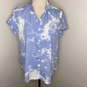 Beachlunchlounge blue & white tie dye batik button up short sleeve shirt Small